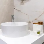 Modern 1-bedroom