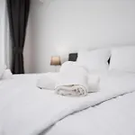 Modern 1-bedroom *
