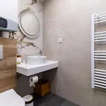 Modern 1-bedroom