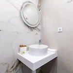 Modern 1-bedroom
