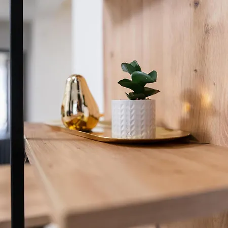 Modern 1-bedroom شقة