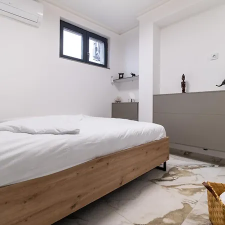 Modern 1-bedroom بلوفديف