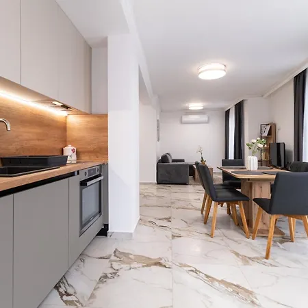 Modern 1-bedroom بلوفديف