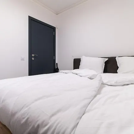 Modern 1-bedroom