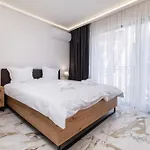 Modern 1-bedroom *
