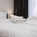 Modern 1-bedroom 플로브디프
