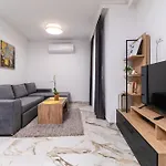 아파트 Modern 1-bedroom 플로브디프