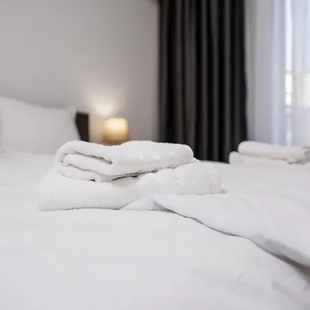 Modern 1-bedroom 플로브디프