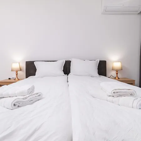 Modern 1-bedroom 아파트 플로브디프