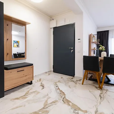 Modern 1-bedroom *