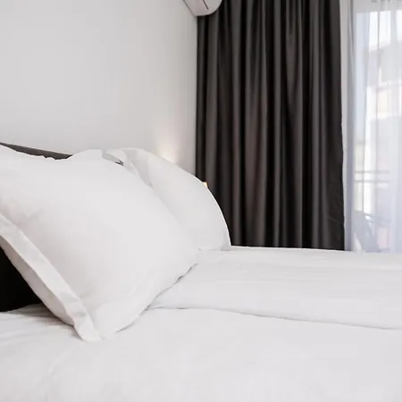 Modern 1-bedroom *