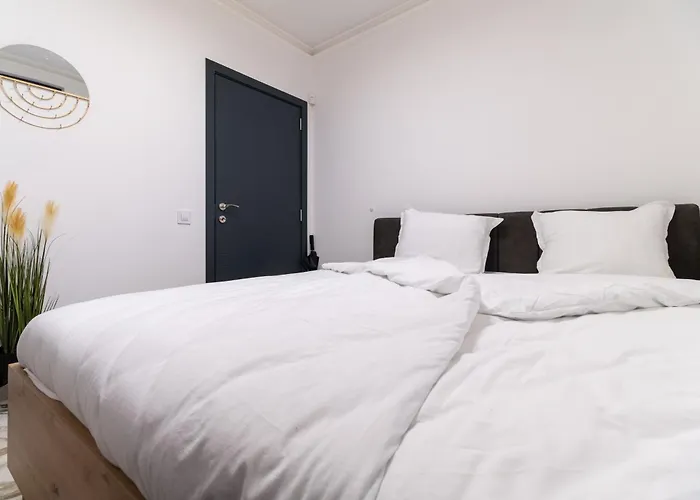 Modern 1-bedroom